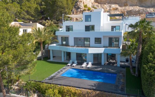 Een grote moderne villa in Altea Hills