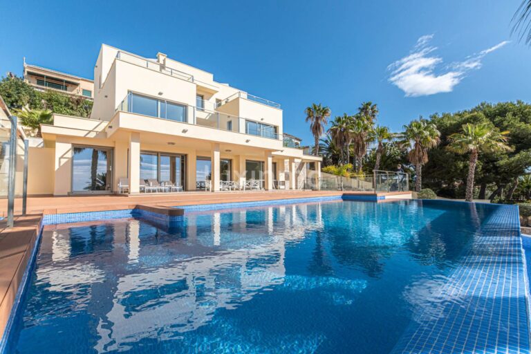 Nieuwe luxe villa te koop in urbanisatie Moraira