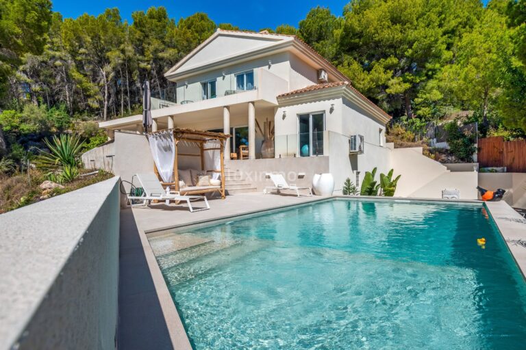 Spectaculaire villa met zwembad en uitzicht op zee in Altea