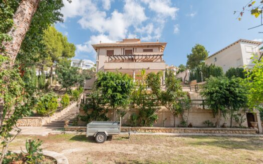 Te koop vier slaapkamer gezellige villa in Altea la Vella