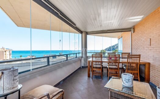 Penthouse met zeezicht te koop in Albir