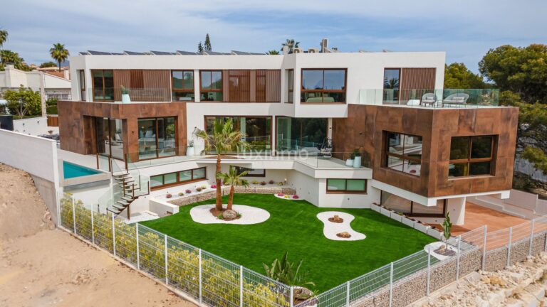 Moderne villa met uitzicht op zee in Benidorm