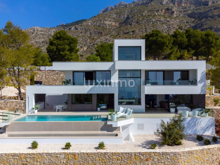 Prachtige moderne villa te koop in Altea la Vella