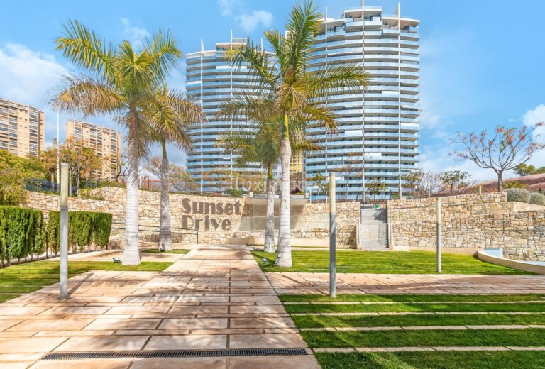 Prachtig appartement met uitzicht op zee te koop in Benidorm