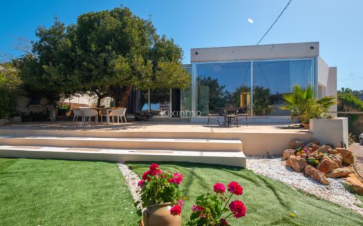 Ruim huis met uitzicht op zee in San Nicolas in Denia