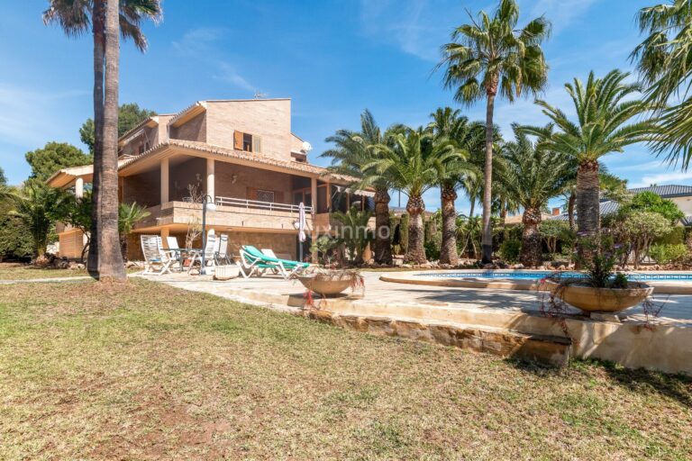 Villa te koop in pueblo levante met privé zwembad