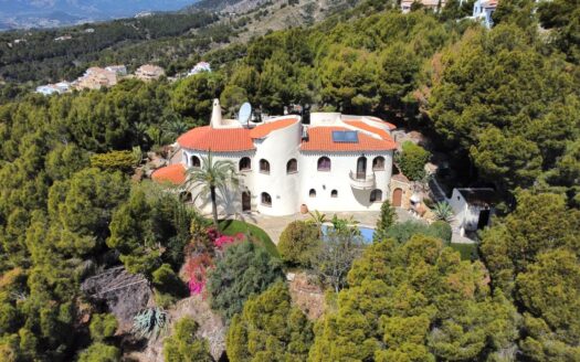 Spectaculaire villa met zee- en panoramisch uitzicht in Altea te koop