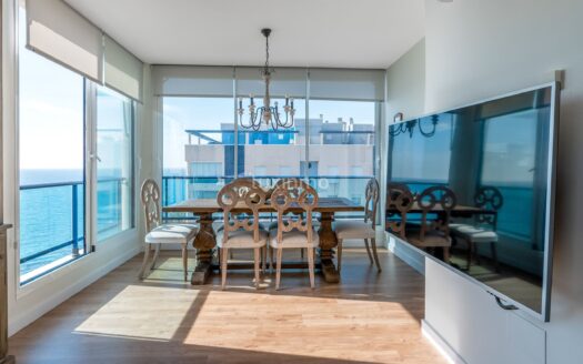 Prachtig gerenoveerd penthouse met uitzicht op zee in Villajoyosa