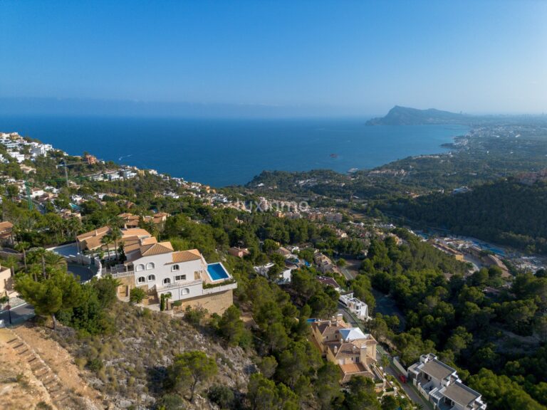 Prachtig perceel met zeezicht in de prestigieuze Altea Hills Gemeenschap te koop