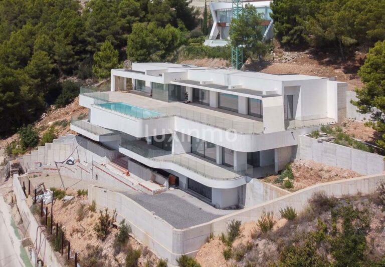 Luxe villa in de omheinde verstedelijking van Altea Hills