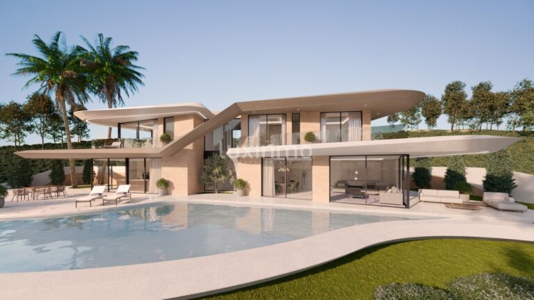 Stijlvolle villa met moderne lijnen in Javea