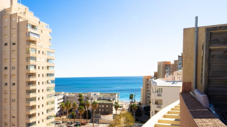 Prachtig duplex penthouse in tweede lijn strand in Calpe