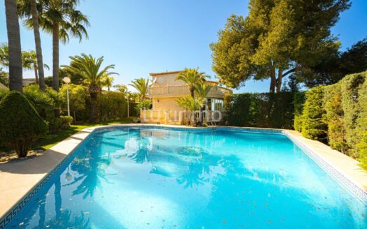 Villa met zeezicht dichtbij het strand in Javea