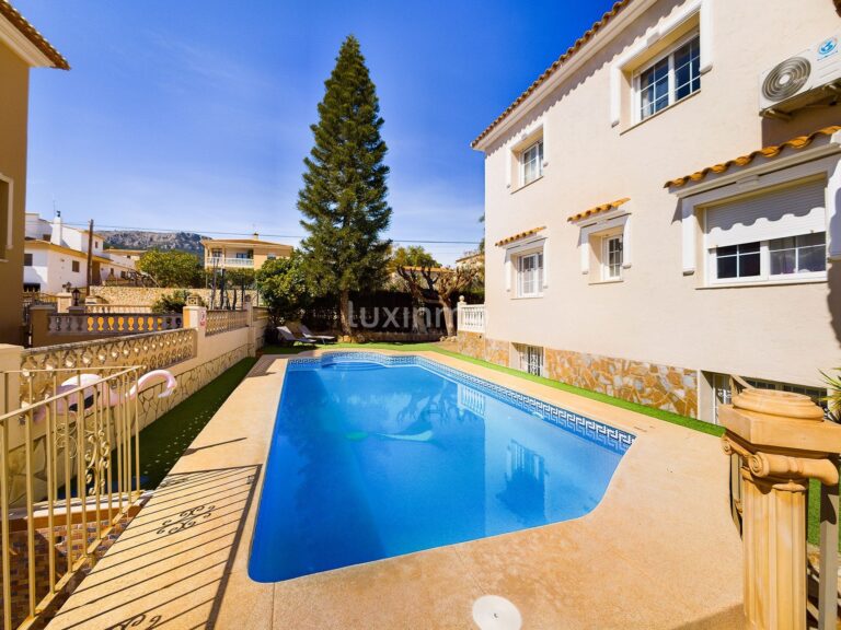 Charmant koloniaal huis met uitzicht op zee in Calpe