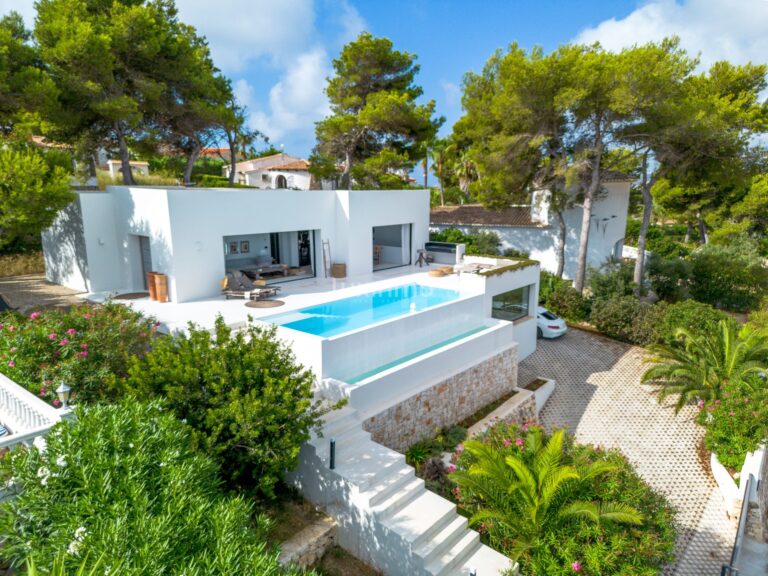 Ibiza stijl villa met zeezicht in Balcon al Mar