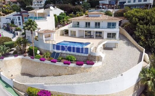 Luxueus 5 slaapkamer vrijstaand huis met prachtig uitzicht op zee in Altea Hills