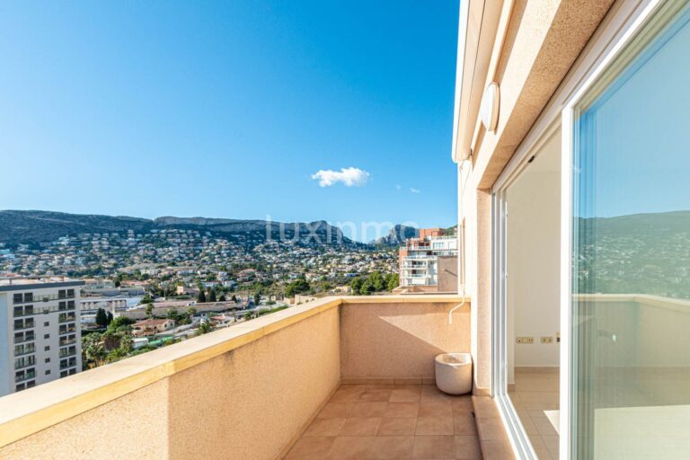 Appartement met panoramisch uitzicht te koop in Calpe