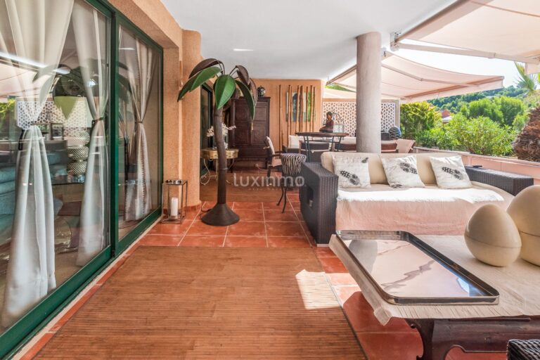 Schitterend appartement met uitzicht op zee en de bergen in Altea la Nova