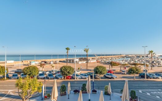 Appartement met toeristenvergunning te koop met uitzicht op zee in Altea village