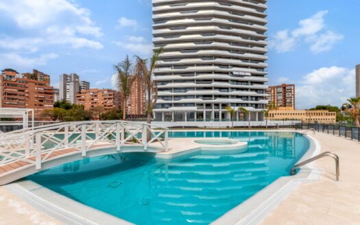 Mooi appartement met uitzicht op zee te koop in Benidorm