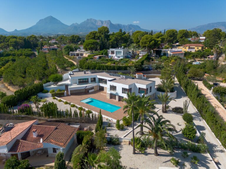 Moderne luxe villa met uitzicht op zee in Altea