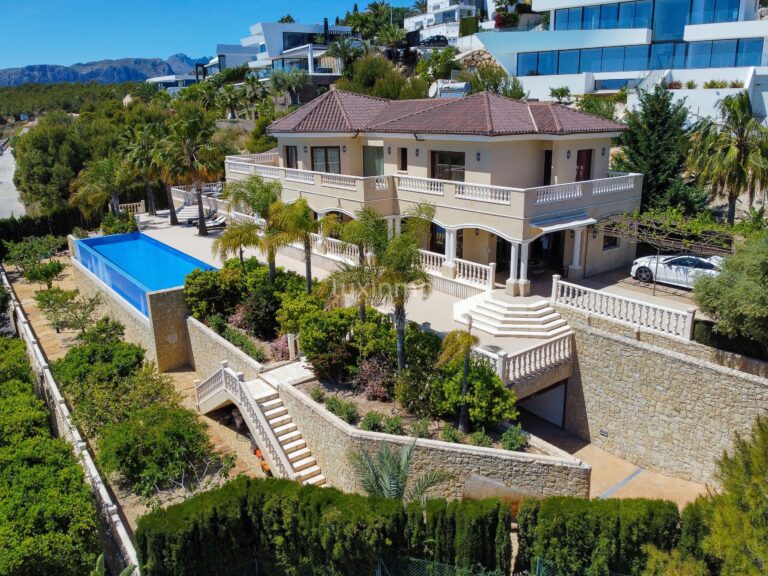 Prachtig vrijstaand huis met zee- en bergzicht in Calpe