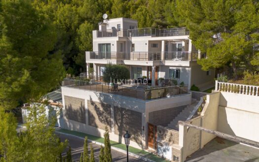 Prachtig vrijstaand huis met 6 slaapkamers en uitzicht op zee in Altea Hills