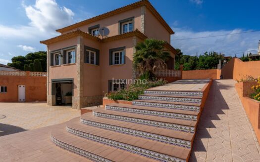 Villa in mediterrane stijl met 5 slaapkamers en uitzicht in Calpe