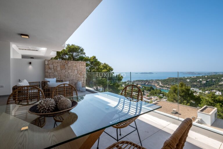 Duplex penthouse met zeezicht te koop in Cala Vadella