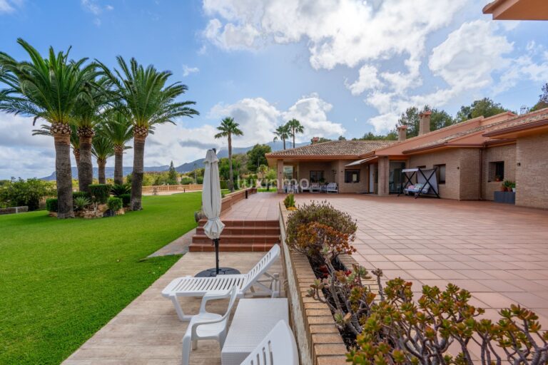 Villa te koop in Calpe met panoramisch uitzicht