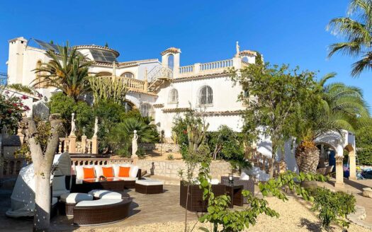 Villa met zeezicht op de beste locatie van Moraira