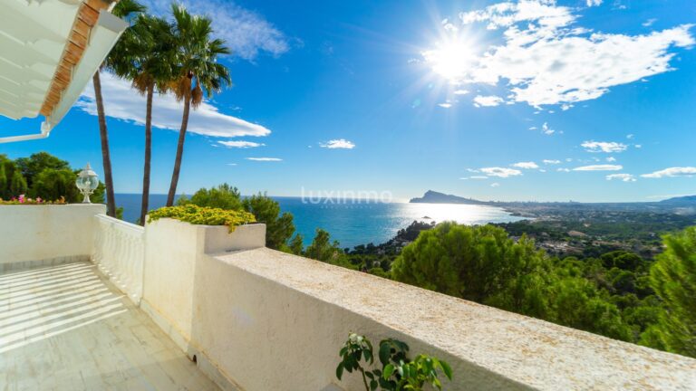 Villa met uitzicht op zee in Altea Hills