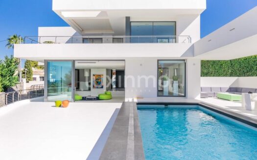 Gloednieuwe luxe moderne design Villa met uitzicht op zee in Moraira