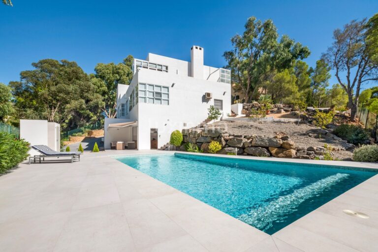 Prachtige villa met zwembad en panoramisch uitzicht te koop in Altea