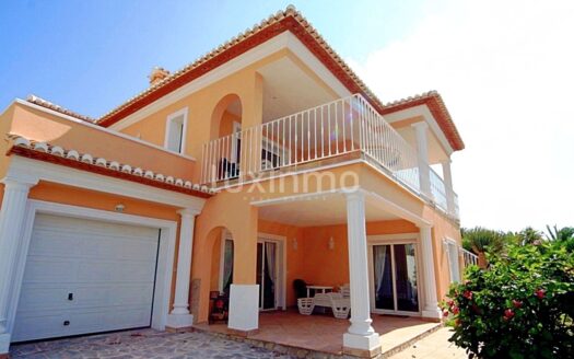 Te koop villa in Spaanse stijl in Moraira