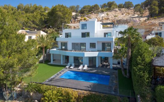 Een grote moderne villa in Altea Hills