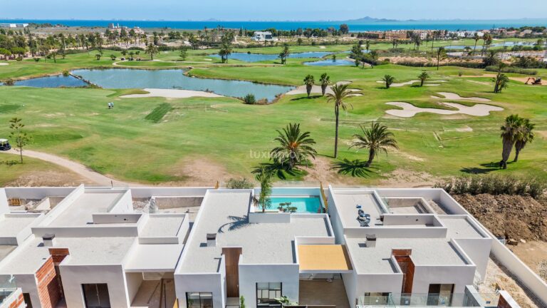 VILLA'S IN GOLFCOMPLEX MET UITZICHT OP ZEE