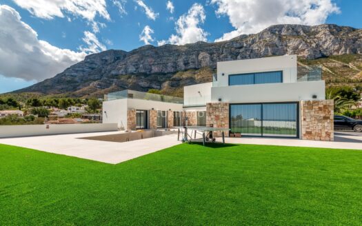 Luxe huis met prachtig uitzicht op zee in El Montgó