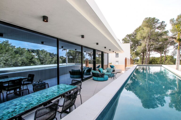 Warme eigentijdse villa in Can Furnet