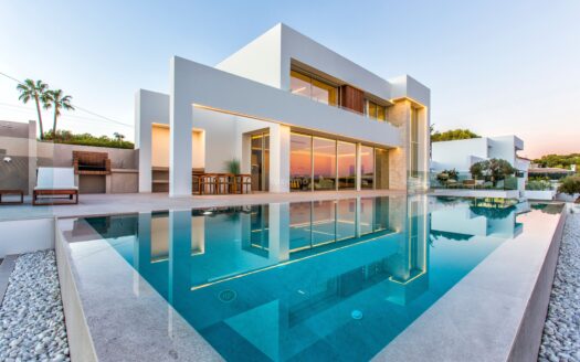 Prachtig modern huis met uitzicht op zee in La Fustera Benissa