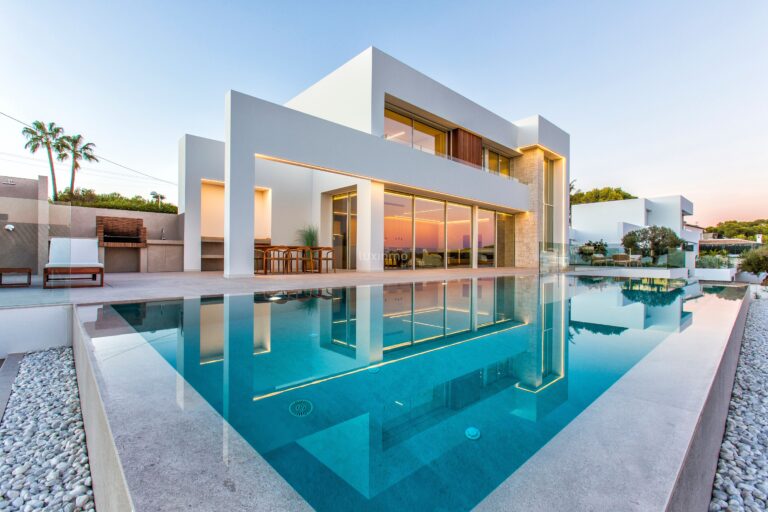 Prachtig modern huis met uitzicht op zee in La Fustera Benissa