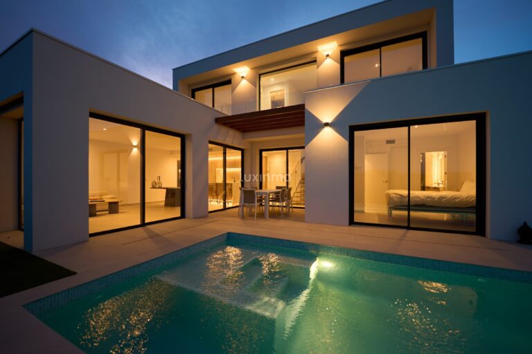 Prachtige moderne villa in Alfáz Del Pí met privézwembad en luxe voorzieningen