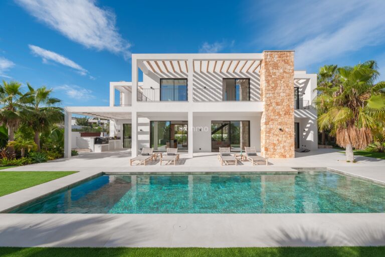 Luxe villa met 4 slaapkamers in Sa Carroca