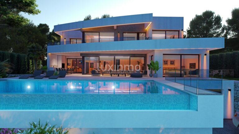 Moderne en mooie villa met uitzicht op zee in Moraira
