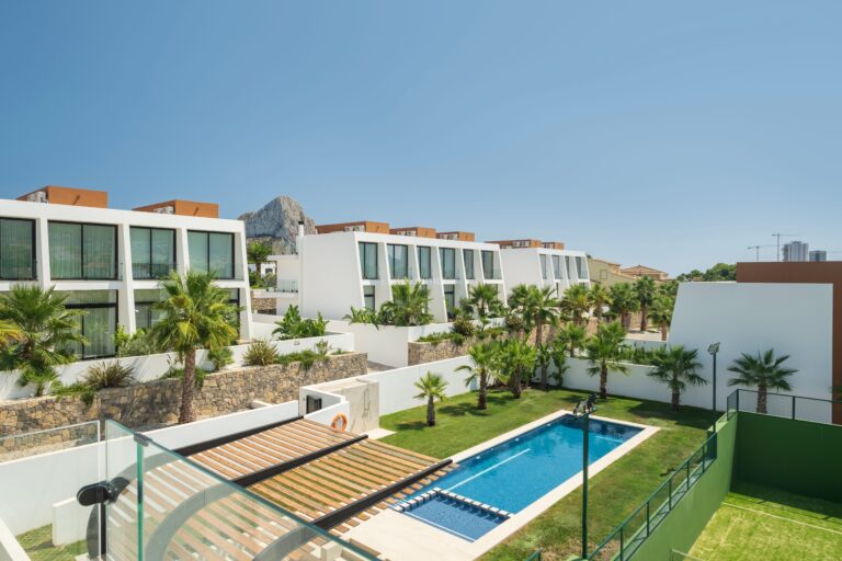 17 nieuwe stadswoningen te koop in Calpe